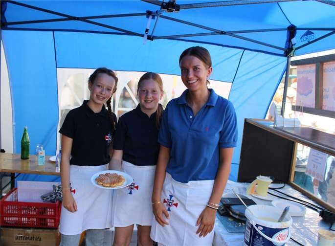 Heiße Waffeln fanden reißenden Absatz.