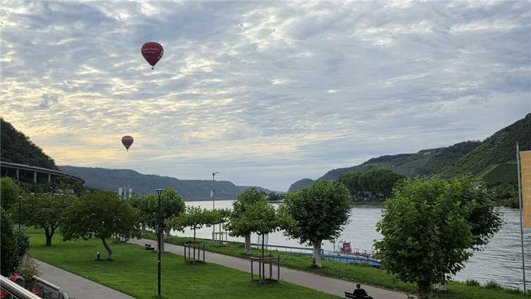 Heißluftballons erobern den Himmel über Andernach Heißluftballons über dem Rhein bei Andernach. Foto: WAMFO.de