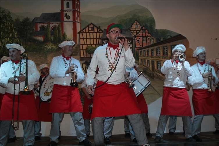 Heizte dem Saal kräftig ein: die Gulaschkapell aus Unkel.