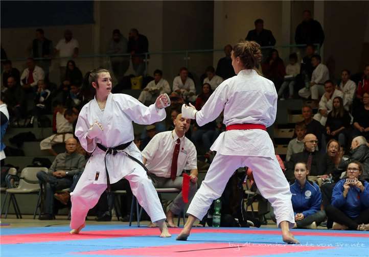 Helena Pejcic (l.) und ... TV Remagen