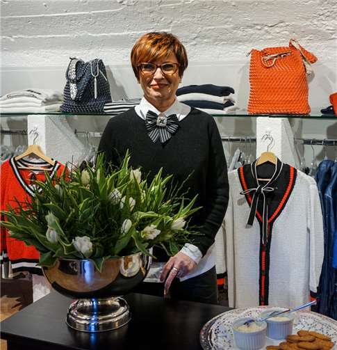 Helene Rauen freut sich, ihre Kundinnen in neu gestalteten Räumlichkeiten begrüßen zu können.