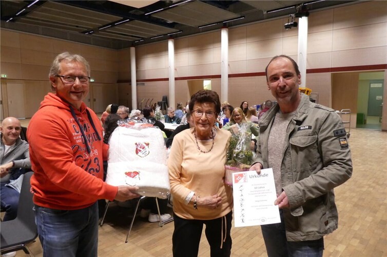 Helga Schomer wurde für 60 Jahre Mitgliedschaft in der TG Polch geehrt.