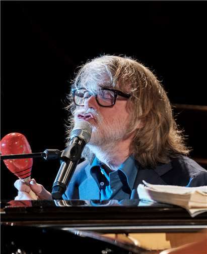 Helge Schneider geht auf Tournee und macht am 1. März Halt in Koblenz. Foto: Helge Schneider