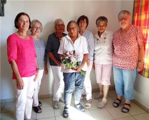 Hella Mintgen (Mitte) wurde vom kfd-Vorstand verabschiedet.  Foto: privat