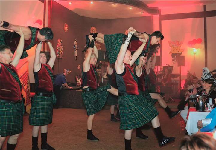 Helmut Koll führte als Kenner der karnevalistischen Szene und guter Freund der Familie Schubach souverän durch das Programm.