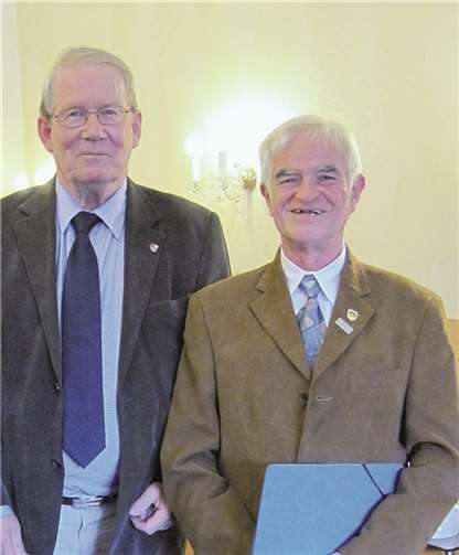 Helmut Kremer wurde die Ehrennadel verliehen. privat