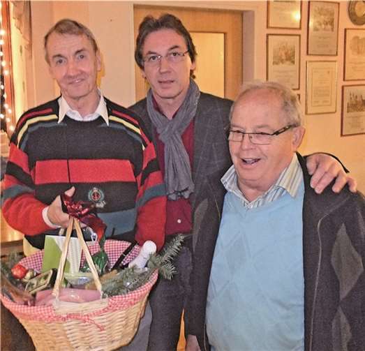 Helmut Schweickert, Ortsvereinsvorsitzender Edgar Berresheim und Wilfried Grünewald.privat