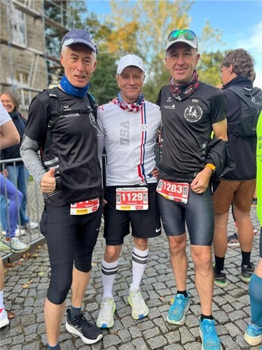 Meddy's LWT erobert den Magdeburg-Marathon Helmut, Thomas und Olli (v. l.) aus dem Läuferteam von Meddy‘s LWT beim Magdeburg-Marathon. Foto: Olli Michaelis