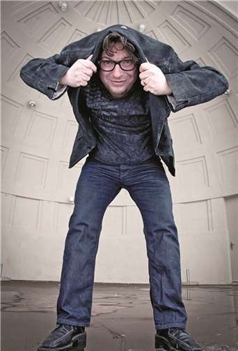 Hennes Bender ist am 13. Dezember im Pantheon in Bonn zu sehen. privat