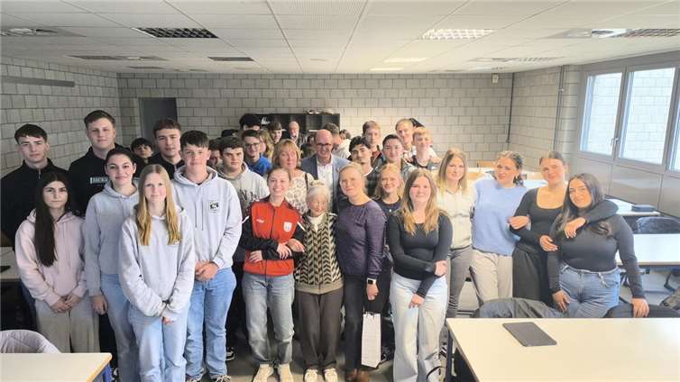 Henriette Kretz zu Besuch an der Römerwall-Schule.Foto: privat