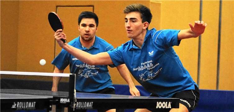 Henrik Euteneuer (vorn) und Jonathan Bogolowsky auf dem Weg zum Doppelsieg.privat