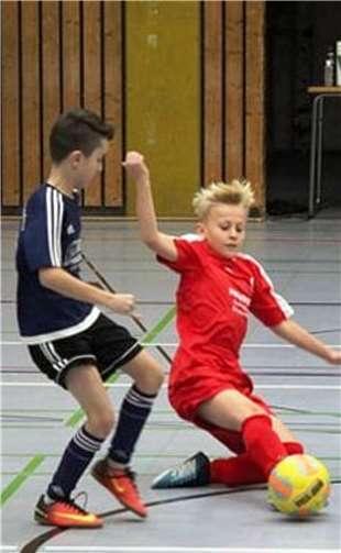 Henry Schweigert (Mitte) zeigte in der Endrunde der Hallenkreismeisterschaft ebenso wie seine Teamkollegen eine starke Leistung und darf sich nun auf die Teilnahme an der Rheinlandmeisterschaft freuen.Foto: privat