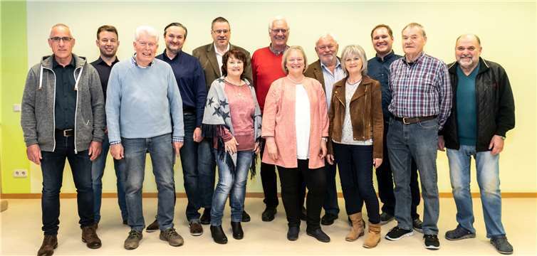 Herbert Schipke, Jens von Ravenzwaij, Joachim Drumm, Peter Knapp, Wolfgang Klockner, Gabriele Schoop, Dieter Runkel, Renate Pepper, Heinz-Peter Schneider, Angelika Blümel, Marc Runkel, Werner Schlichting, Norbert Lercher stehen auf der SPD-Liste für den Gemeinderath. Foto: Creativ Picture Lamberz