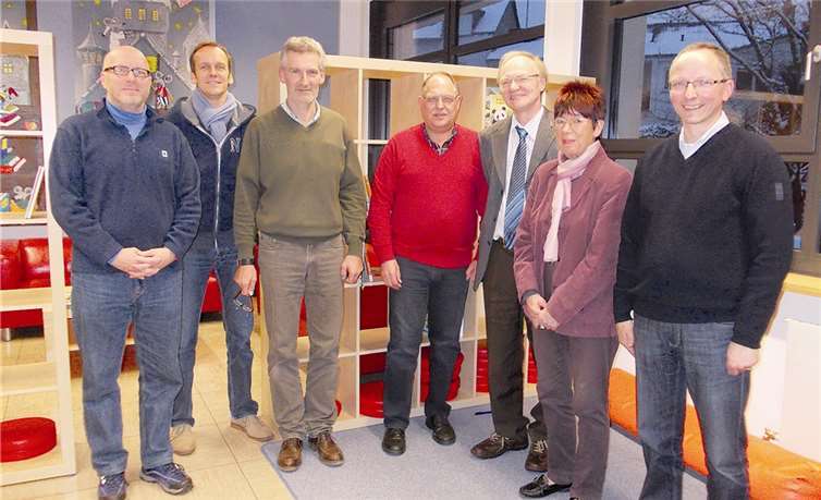 Herbert Speyerer, Monika Francke und Günther Bomm ließen sich bei einem intensiven Meinungsaustausch und einem ausgedehnten Rundgang die Besonderheiten einer der größten Grundschulen im Kreis Mayen-Koblenz erläutern.Privat