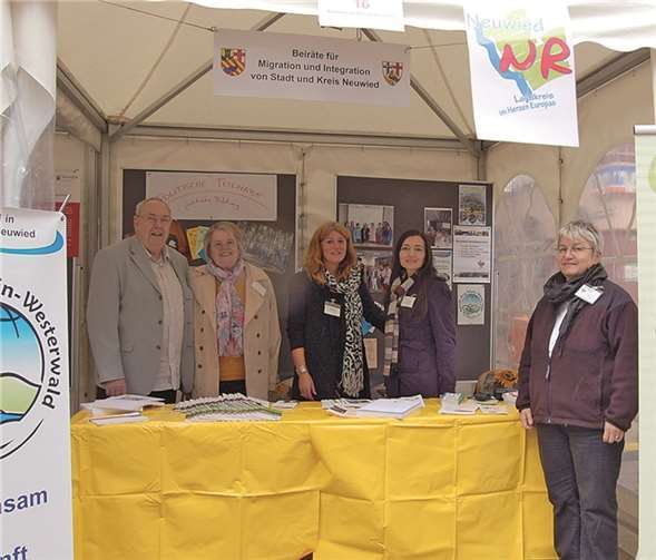 Herbert und Karla Woidtke, Dilorom Jacka, Andrea Oosterdyk und Doris Eyl-Müller beim Landesehrenamtstag.privat