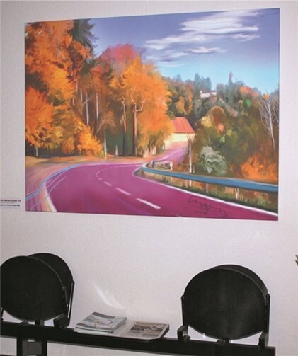 „Herbst im Marienforster Tal“ heißt das Bild, das Trutz Ludwig als Dauerleihgabe jetzt im Rathaus ausstellt.Gemeinde Wachtberg