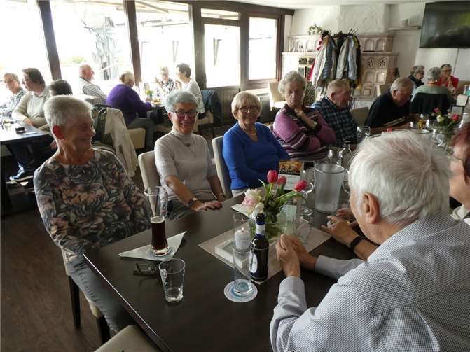 Herbstliche Geschichten und ausgelassene Gespräche beim Herbsttreffen.Foto: privat