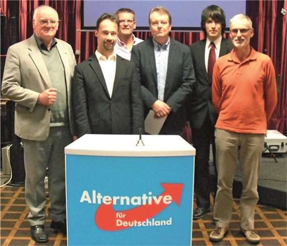 Heribert Nuhn (Schriftführer), Dr. Jan Bollinger (Kreisvorsitzender), Hans-Dieter Funk (Schatzmeister), Wolfgang Kräher (stv. Landesvorsitzender), Andreas Bleck (stv. Kreisvorsitzender), Otmar Rondot (stv. Kreisvorsitzender).privat