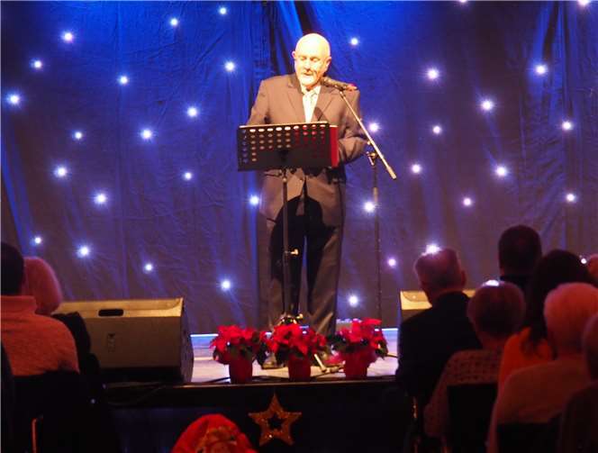 Hermann Hünerfeld begeistertemit besinnlichen Liedern in Kowelenzer Mundart.