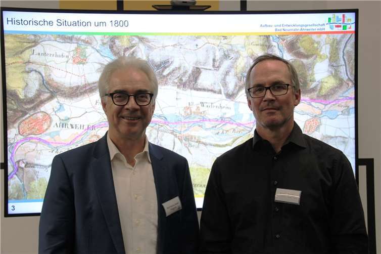 Hermann-Josef Pelgrim (links) und Armin Binder beim Bürgerdialog in Bad Neuenahr. Fotos: GS