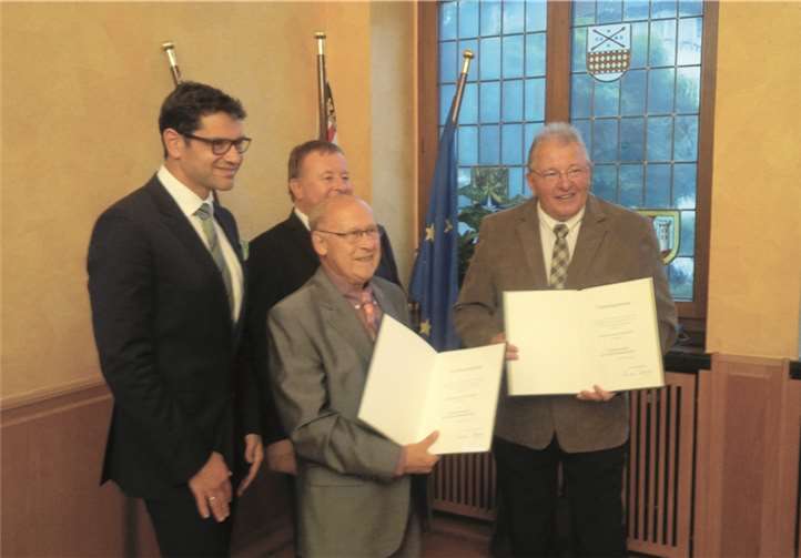 Hermann Lehmann aus Adenau erhält die Landesverdienstmedaille.privat