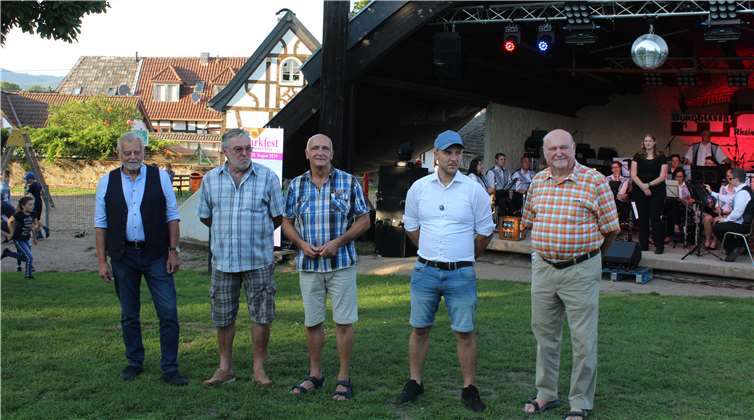 Hermann Scherkamp stellte die Ex-Vorsitzenden des Fördervereins er Ortsverein vor.