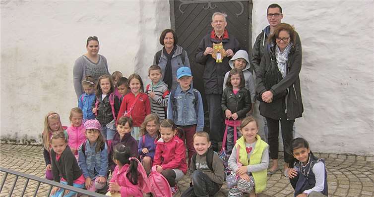 Herr Dötsch bot den Maxi-Kindern eine spannende Lektion in Stadtgeschichte. privat