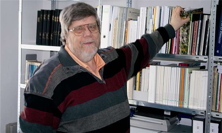 Herr Dr. Dietz, Archivar der Stadt Sinzig, ermöglichte BLICK aktuell interessante Einblicke in seine Arbeit im Stadtarchiv. privat