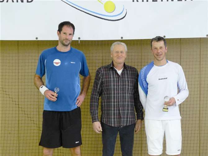 Damen-Hallentitel gingen ins Ausland Herren 30: Feeney - Kelling - Weller.
