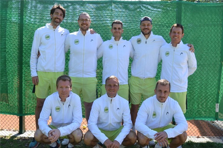 Herren 30: (Untere Reihe v. li.): Florian Bagus, Philipp Gödtel, Philipp Michels (Obere Reihe v. li.): Nicolas Overkemping, Jonas Mahler, Gerrit Frisch, Alexander Leeser, Mathieu Prouvost.
