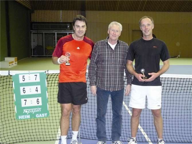 Damen-Hallentitel gingen ins Ausland Herren 40: Becker - Kelling - Klotzbach.