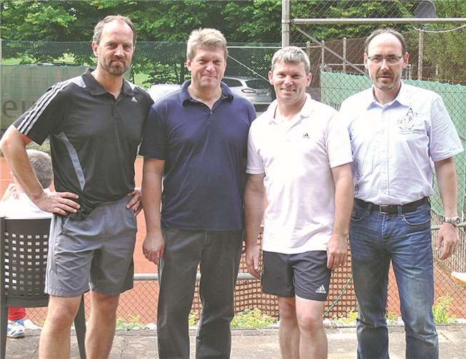 Herren 40 zweite Mannschaft: Jörg Heinen, Kai Dalkowski, Frank Nelles, Jörg Stallmann (v.l.). TC Steimel