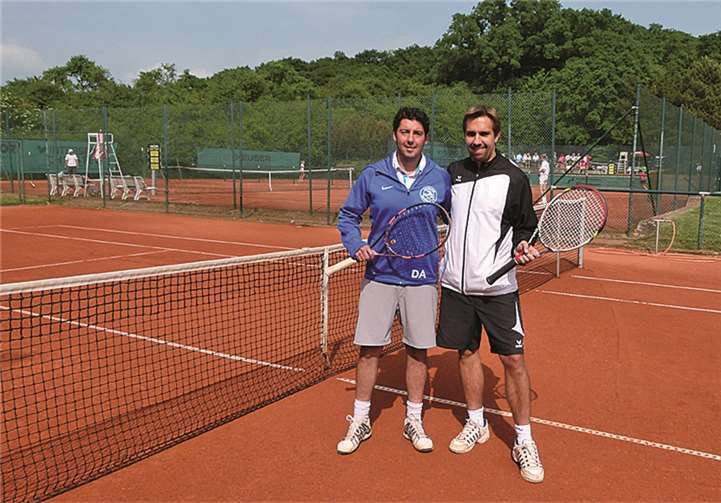 Herren30-Finale: Tennis auf hohem Niveau boten der Sieger Christian Frank (TC Lechenich, rechts) und Daniel Aslam (TC Wachtberg).