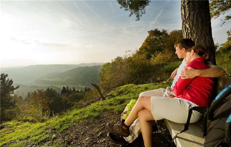 Herrliche Aussichten kann man bei den Wanderungen durch den Westerwald genießen. Fotos: Dominik Ketz