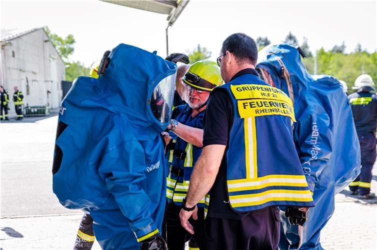 Herstellen der Einsatzbereitschaft CSA-Träger.