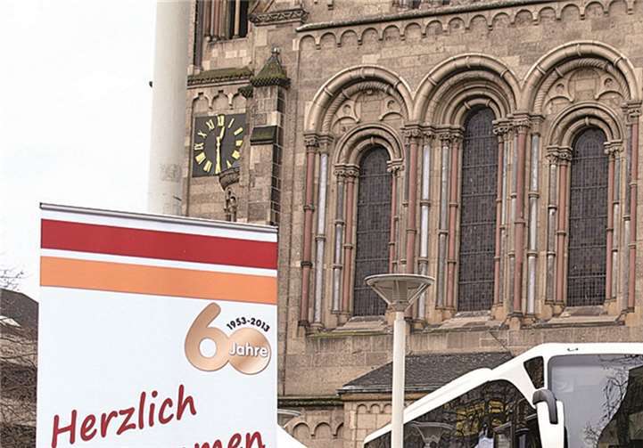 „Herzlich Willkommen beim Moselaner“ hieß es auf dem Platz vor der Herz-Jesu-Kirche in Koblenz.
