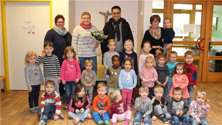 Herzlich willkommen geheißen wurde die neue Leiterin Sarah Kraft in der Kindertagesstätte St. Johannes-Nepomuk Kripp.  privat
