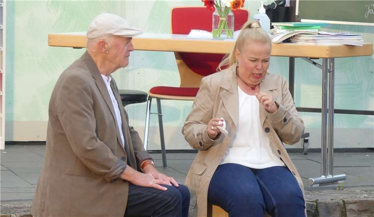 Heulen und Zähneknirschen ist angesagt. Die Schuld für schlechte Noten muss bei der Lehrerin liegen.