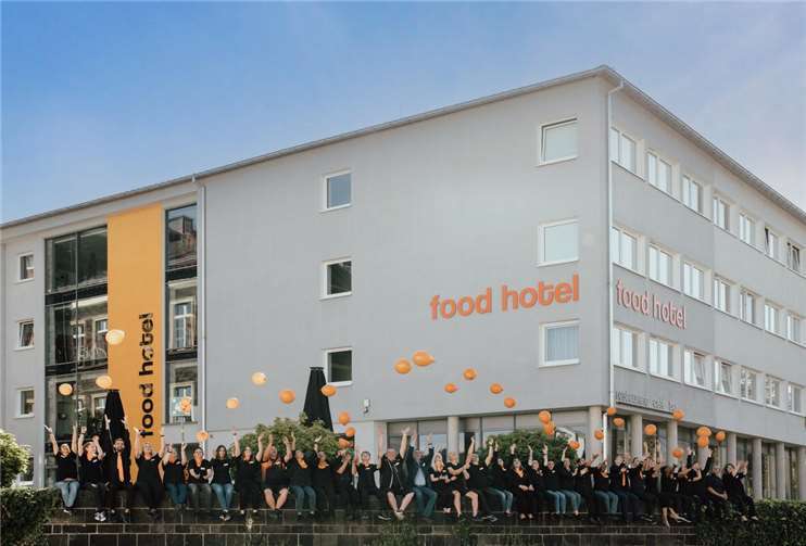Heute, 2025, am 3. September feiert das europaweit einzigartige Themenhotel sein 15-jähriges Bestehen – und blickt auf eine Erfolgsgeschichte voller Innovation, Gastfreundschaft und regionaler Verwurzelung zurück. Foto: food hotel Neuwied GmbH