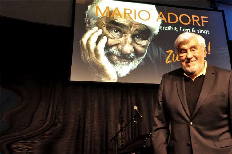 Heute Morgen stellte sich Weltstar Mario Adorf den Fragen der Journalisten. Auch wir von „BLICK aktuell“ waren mit dabei. Fotos: Bernd Schmitz