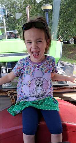 Heute ist Angelina ein aufgewecktes, fröhliches Mädchen.