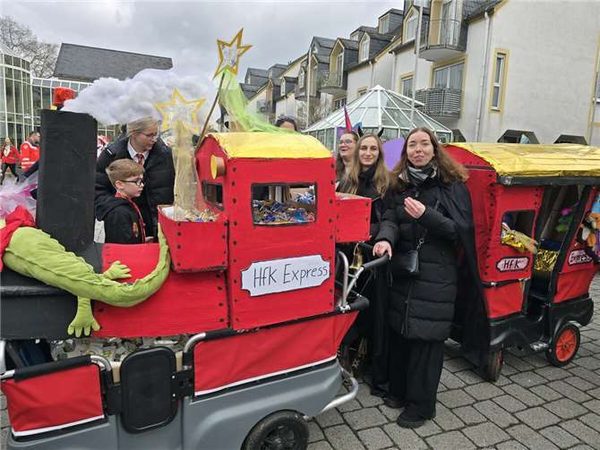 HfK steht für „Haus für Kinder“.