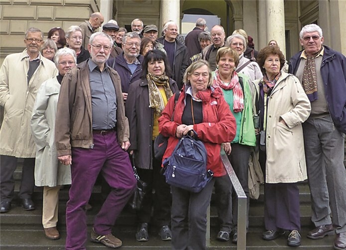 Hier ein Teil der Gruppe vor dem Eingang des Museum Städel. privat