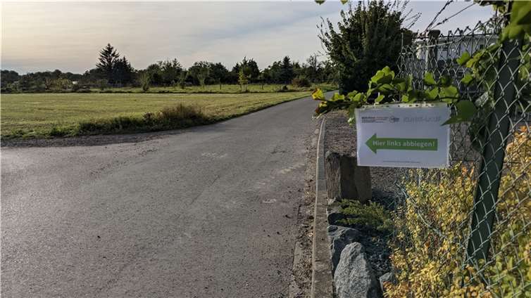 Hier geht’s lang: Klinik-Lauf-Beschilderung auf der Insel Niederwerth.
