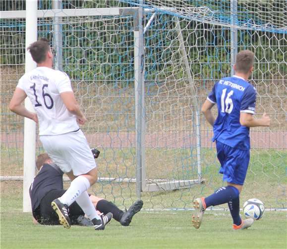 Hier hatte Julian Peters erstmals getroffen in der Partie gegen die Sportfreunde Höhr-Grenzhausen. Der Neuzugang von Rot-Weiß Koblenz scheint bei den Germanen Fuß zu fassen. Foto: TH