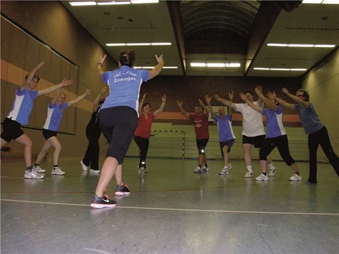 Hier ist für alle etwas dabei - für Wintersportler wie auch für Nicht-Skifahrer, die fit bleiben oder werden wollen und eine Möglichkeit zu einem regelmäßigen motivierenden Bewegungstraining suchen.Privat