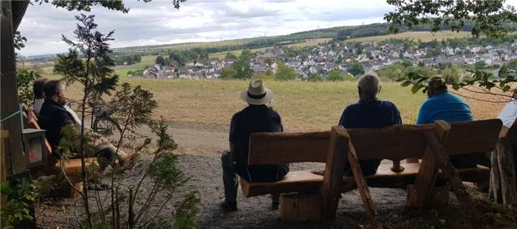 Hier können nun Löhndorfer und Gäste den tollen Ausblick genießen.