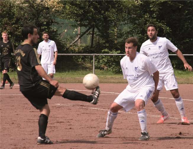 Hier konnte sich der Metternicher Fadi Sitto nicht durchsetzen. Wenig später aber traf Johannes Schwab zum Metternicher Ausgleich. TH