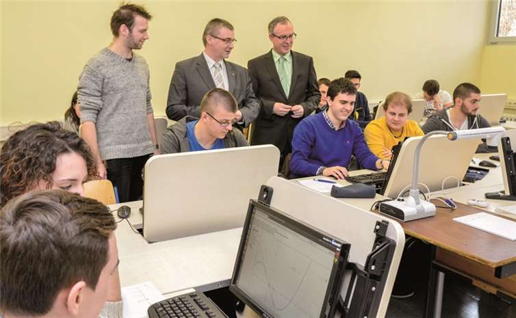 Hier lässt es sich konzentriert arbeiten: Im Bertha-von-Suttner-Gymnasium ist der Informatikunterricht sehr gefragt bei den Schülern.  privat