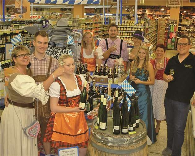 Hier schlugen die Bayrisch-Moselanischen Herzen höher - beim Oktoberfest bei Edeka in Treis-Karden.Privat